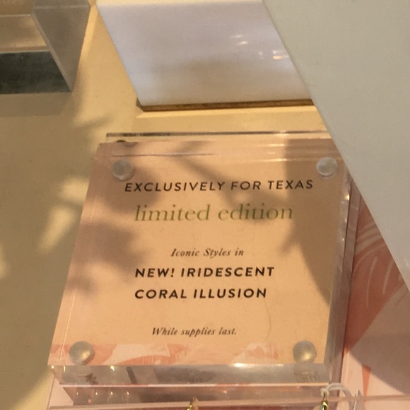 Kendra Scott Iridescent Coral Alex earrings - Picture 8 of 8